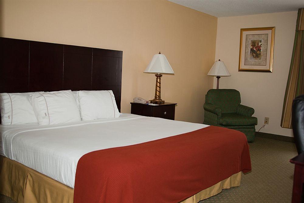 Holiday Inn Express Scottsburg By Ihg Exterior foto